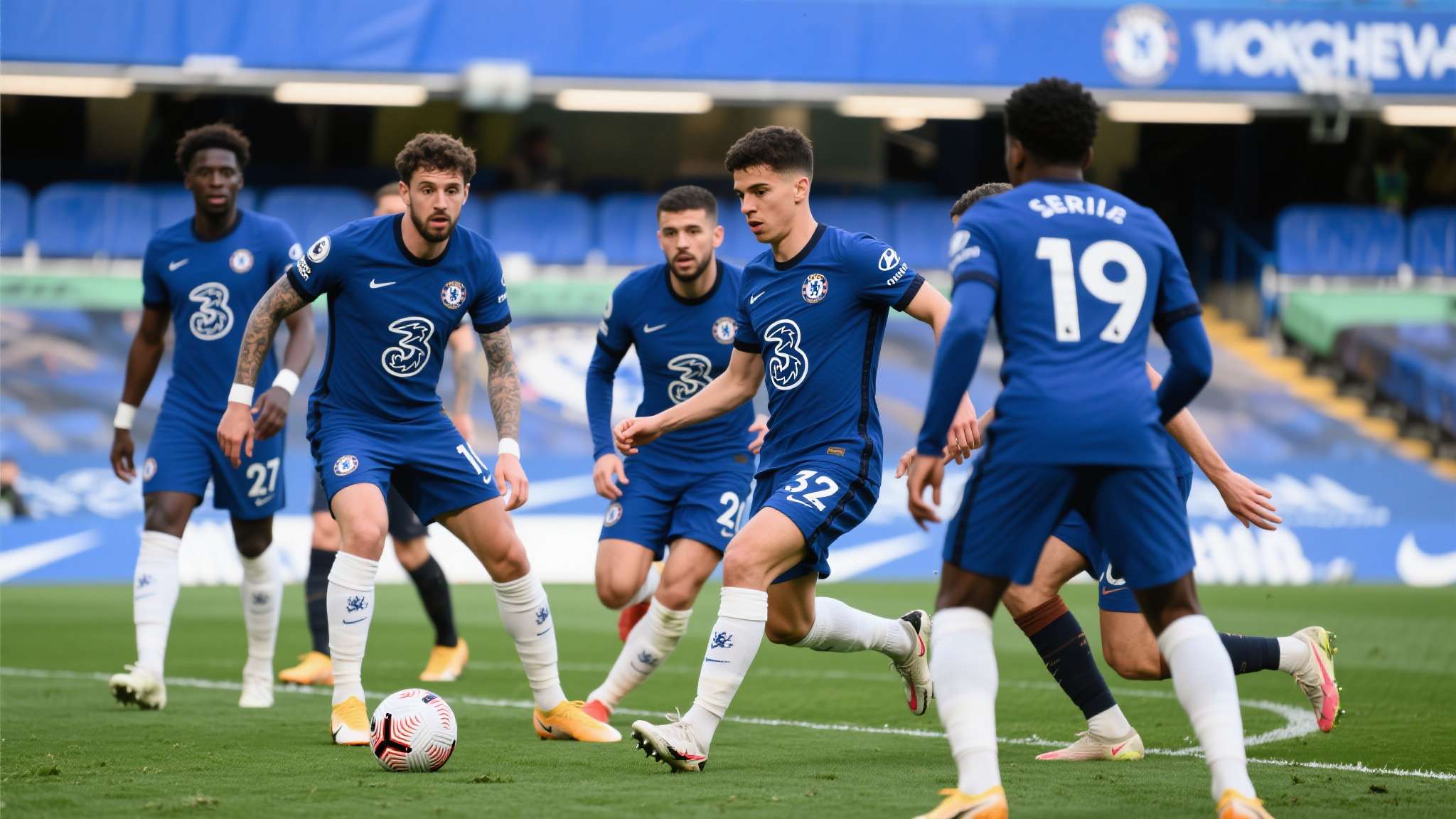 一场3-0,让英超再生变:蓝军5连败,换帅倒计时,第6有望踢欧冠 事实上,切尔西本赛季在阵容搭配上屡屡出现问题。大量引援带来的并非化学反应,而是磨